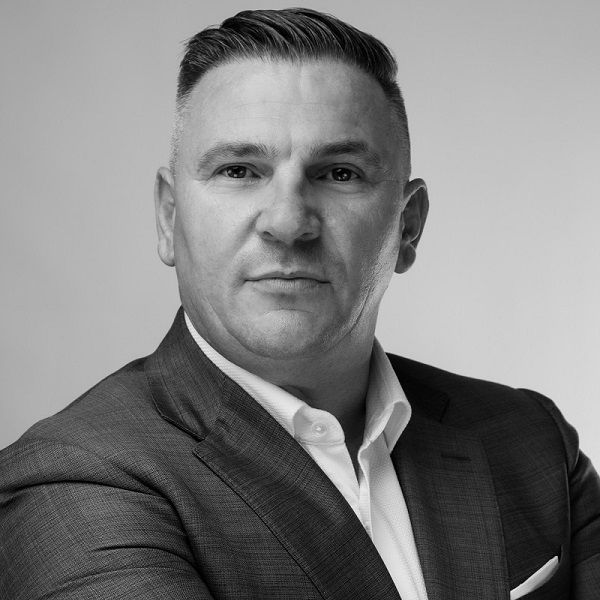 Porträt von Fuad Hodzic, Geschäftsführer der Infinity Immo GmbH